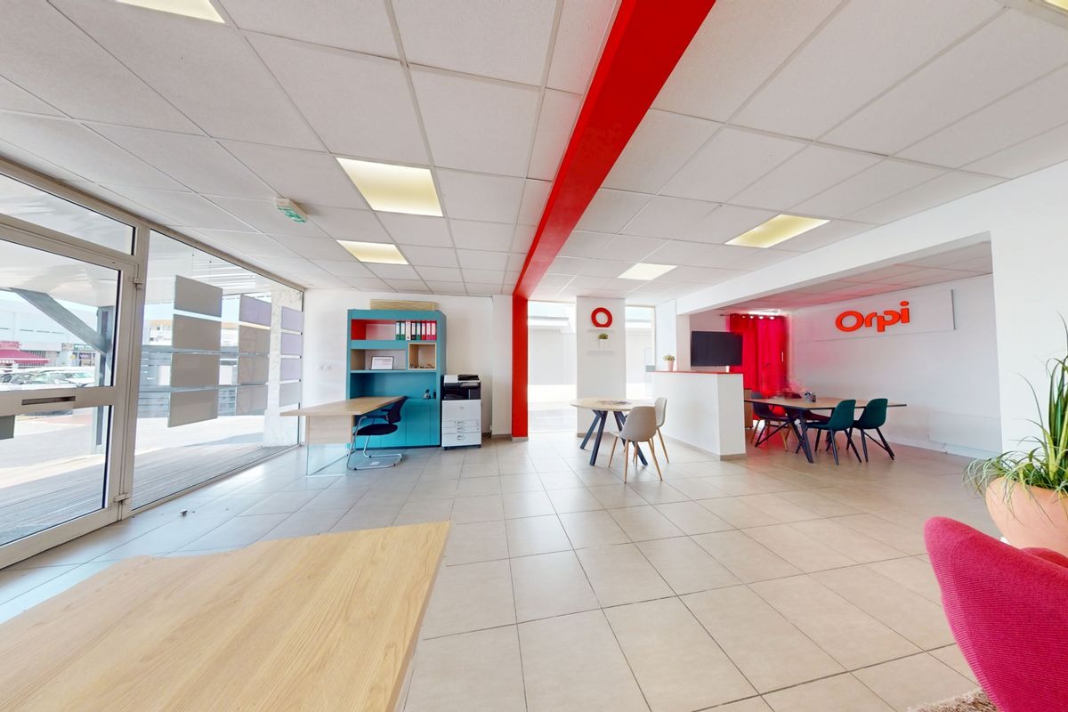 Espace d'accueil de l'agence Orpi Inves'th Agency à Villenave-d'Ornon